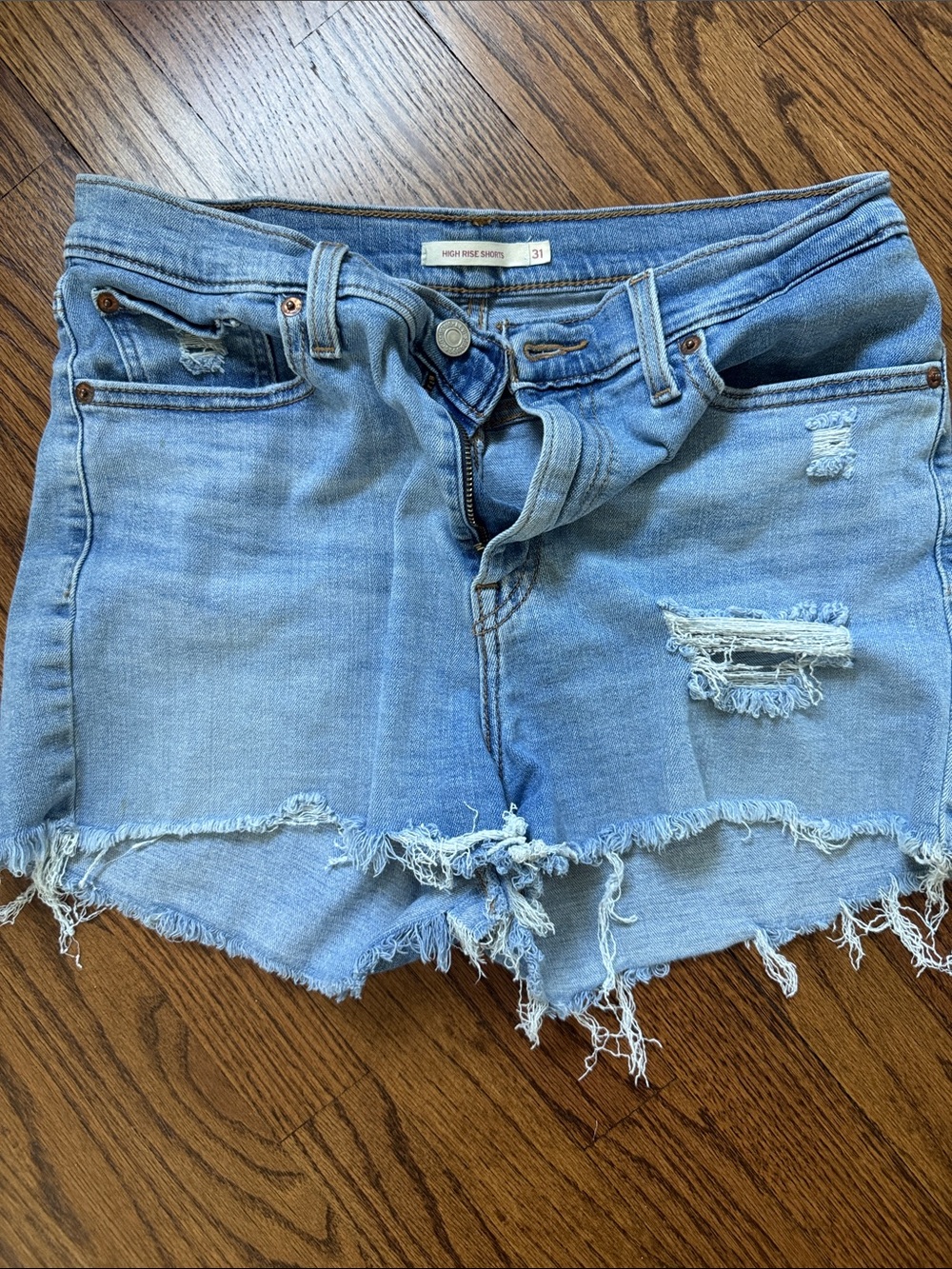 LEVI’s light Wash Distressed Denim Cutoff Shorts - stretchy